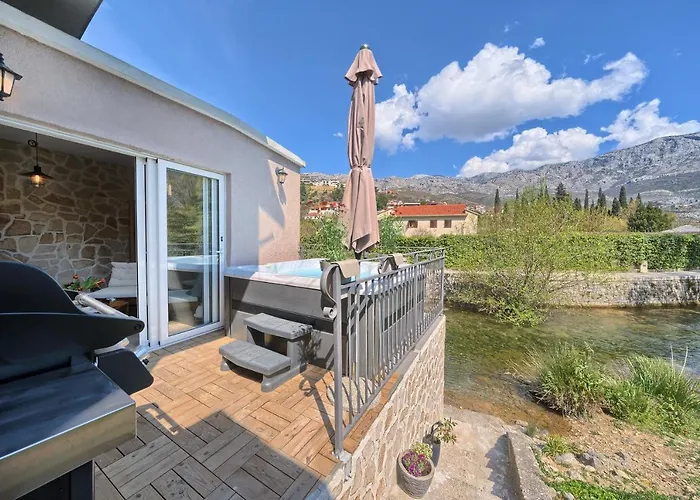 Holiday Home Zrnovnica