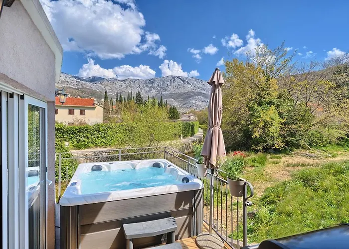 Holiday Home Zrnovnica