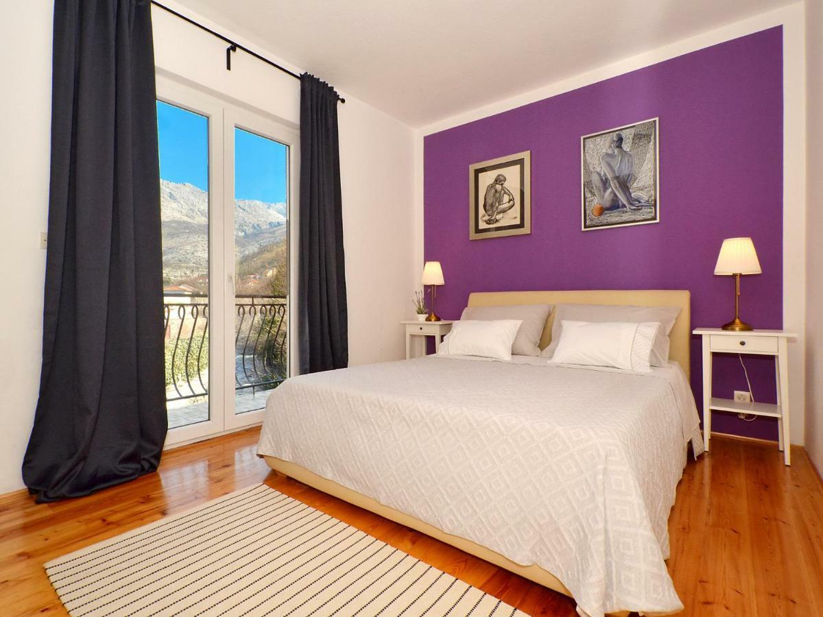 Holiday Home Zrnovnica Casa vacanze
